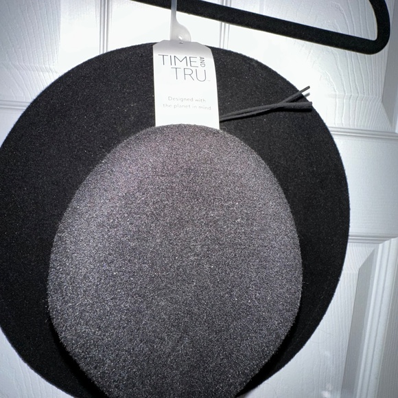 Time and Tru Black Felt Hat – NWT, Adjustable - Picture 6 of 6